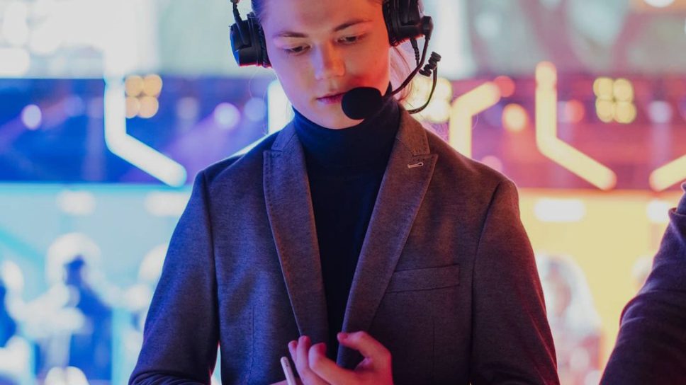 Late Rainbow Six Siege caster, KiXSTAr receives a plaque memorial in ...