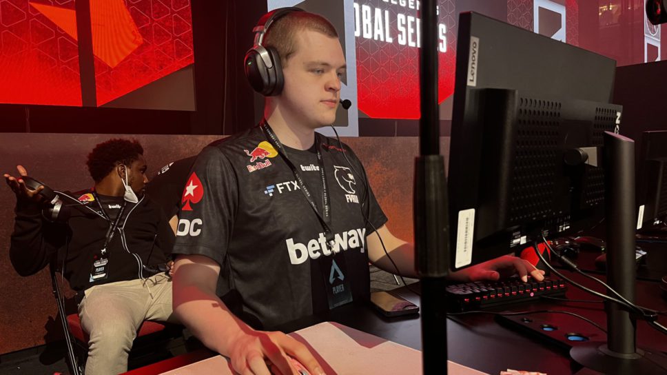 HisWattson continues Apex domination in Twitch Rivals – Esports ...