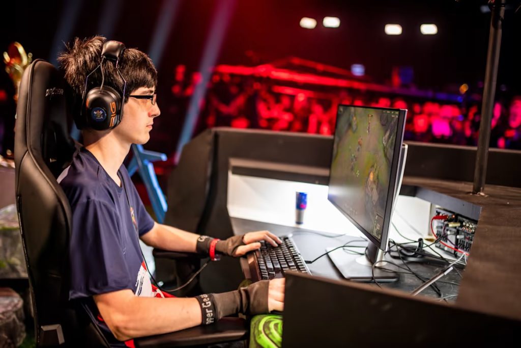 Tristan “Jumong” Cote-Lalumiere playing League of Legends