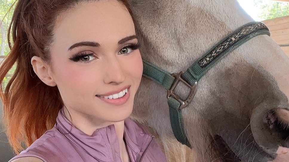 Amouranth rides her horses in wholesome Twitch stream Esports